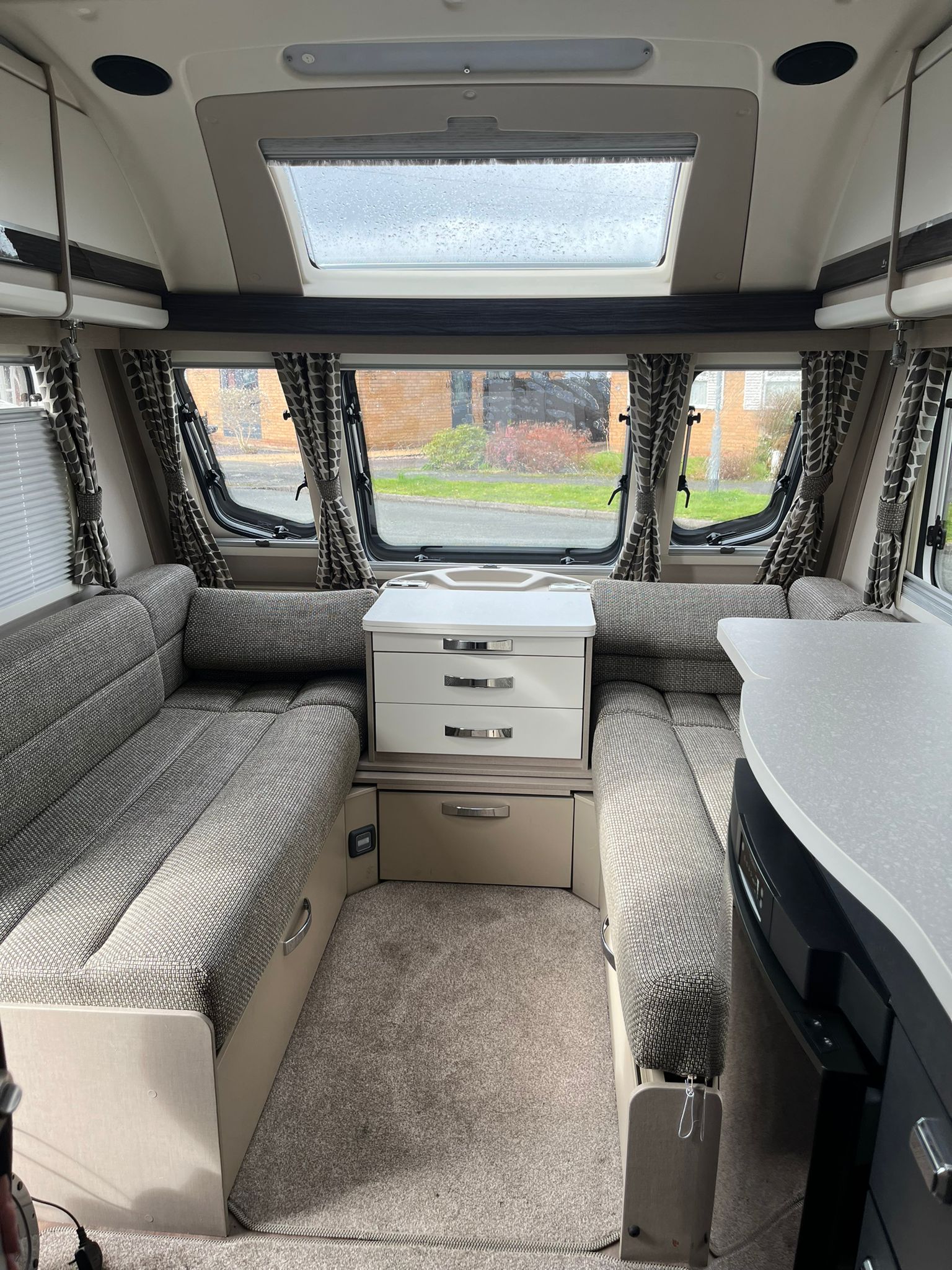 swift elegance 580